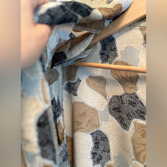 HER vintage blouse or jacket. Small removable shoulder pads. Probably polyester. - Picture 7 of 7